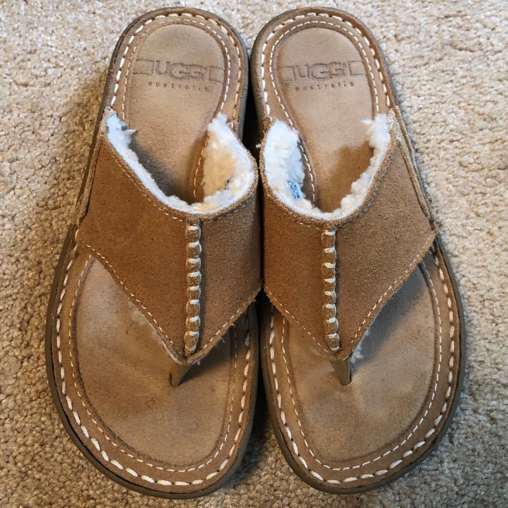 🚫SOLD🚫 UGG Fur Flip Flop Sandal US 2, EU 32